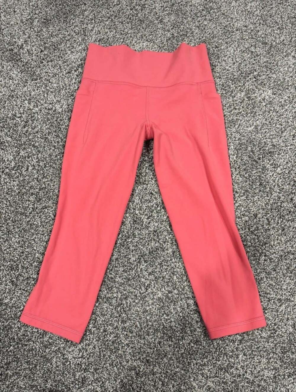 Athleta Salutation Stash Pocket II Capri Size M Pink Leggings